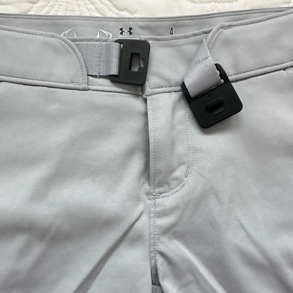 Under Armour Light Gray Athletic Cargo Shorts with Belt - Picture 6 of 8